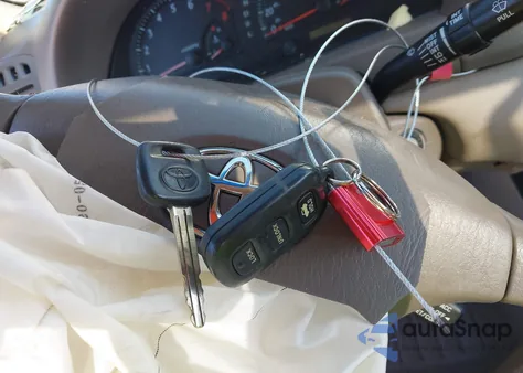 2004 Toyota Camry Le/Xle/Se z USA, uszkodzony, nr VIN 4T1BE32KX4U848939